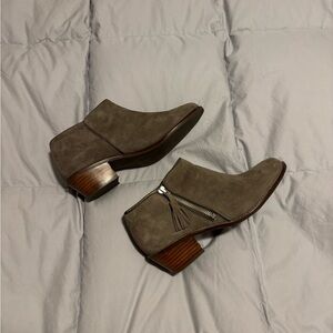 Vionic Taupe Ankle Booties with Side Zipper